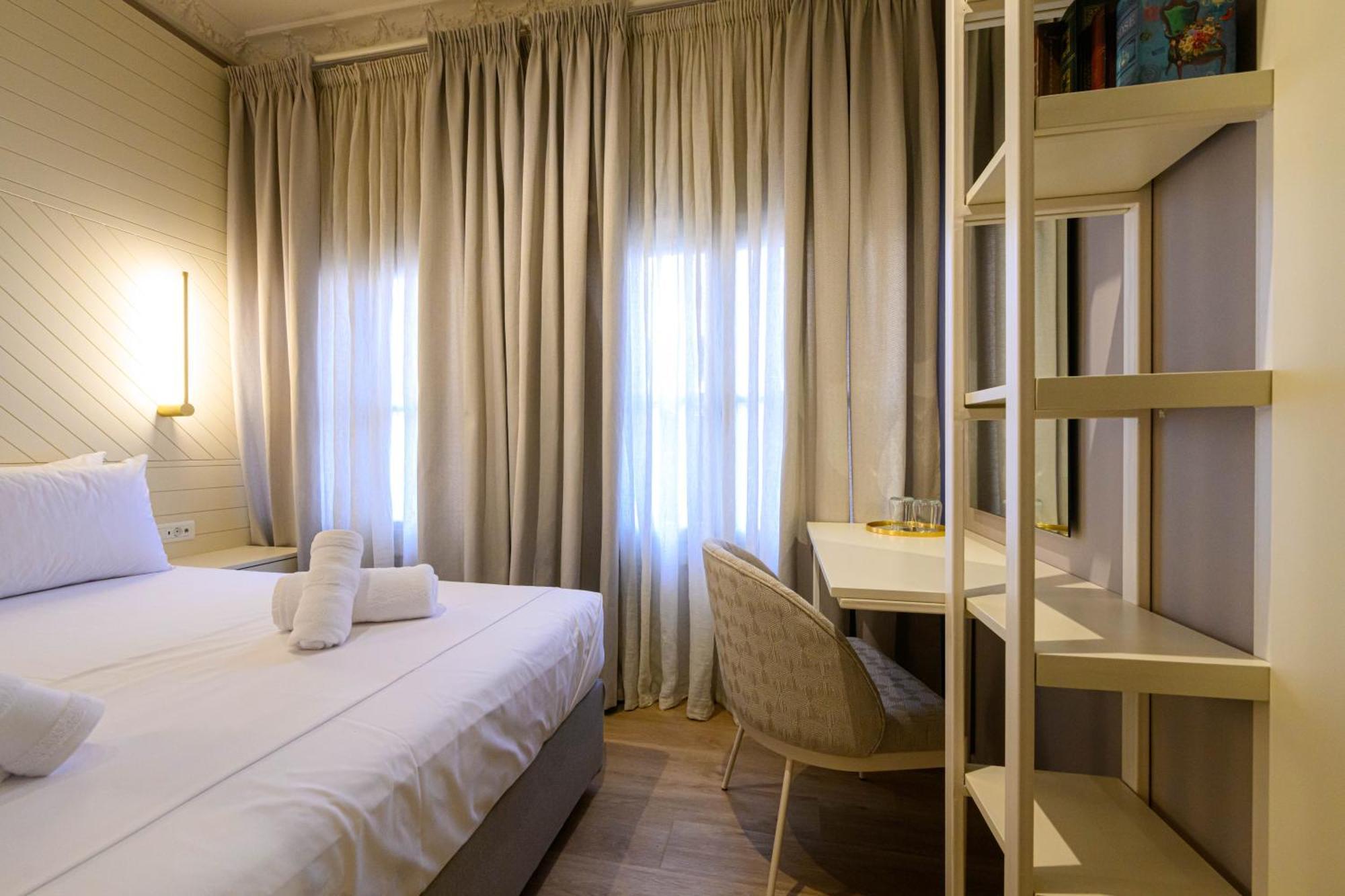 Blueblood - The Rooms Kalamata Exterior foto