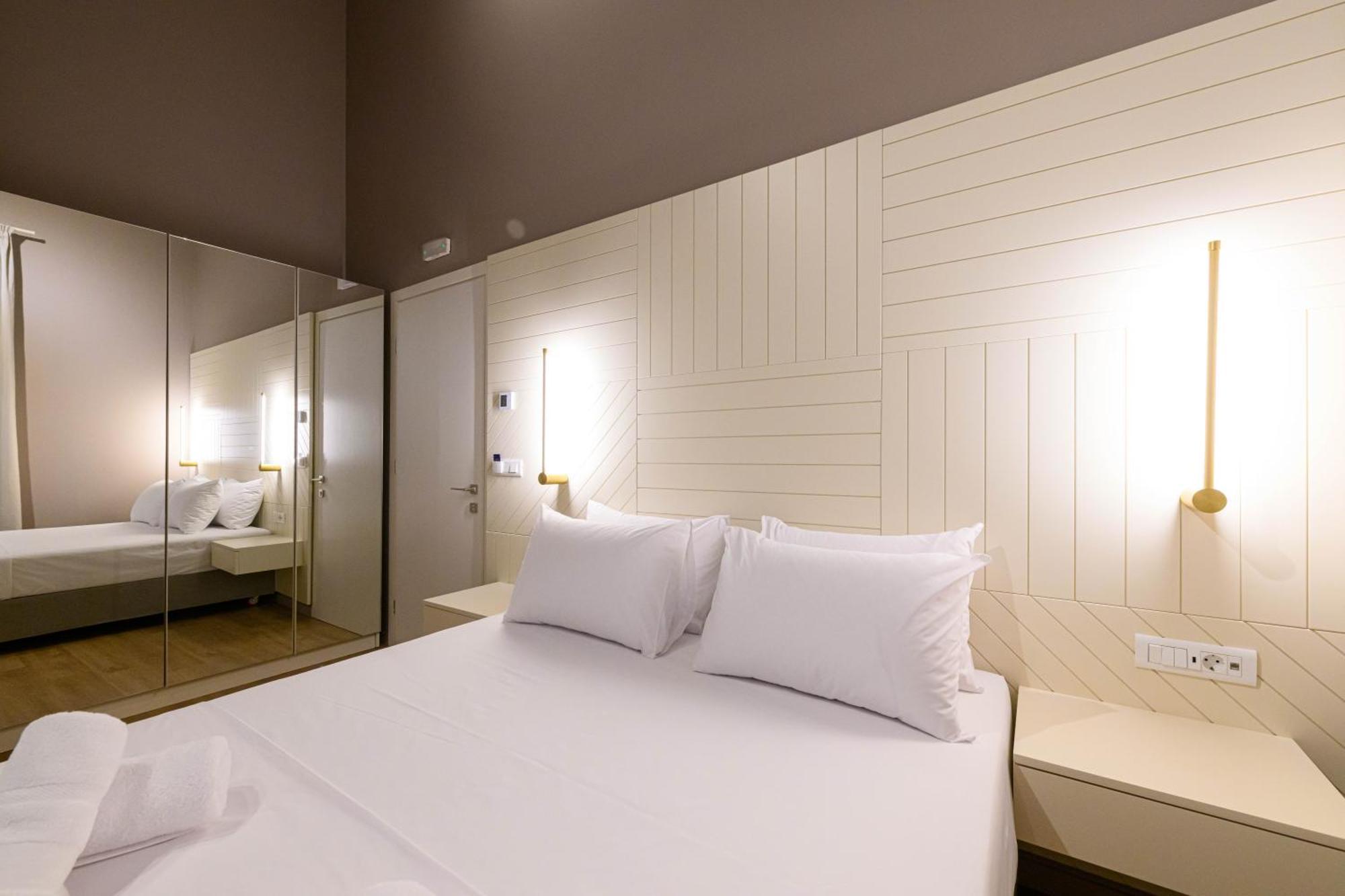 Blueblood - The Rooms Kalamata Exterior foto