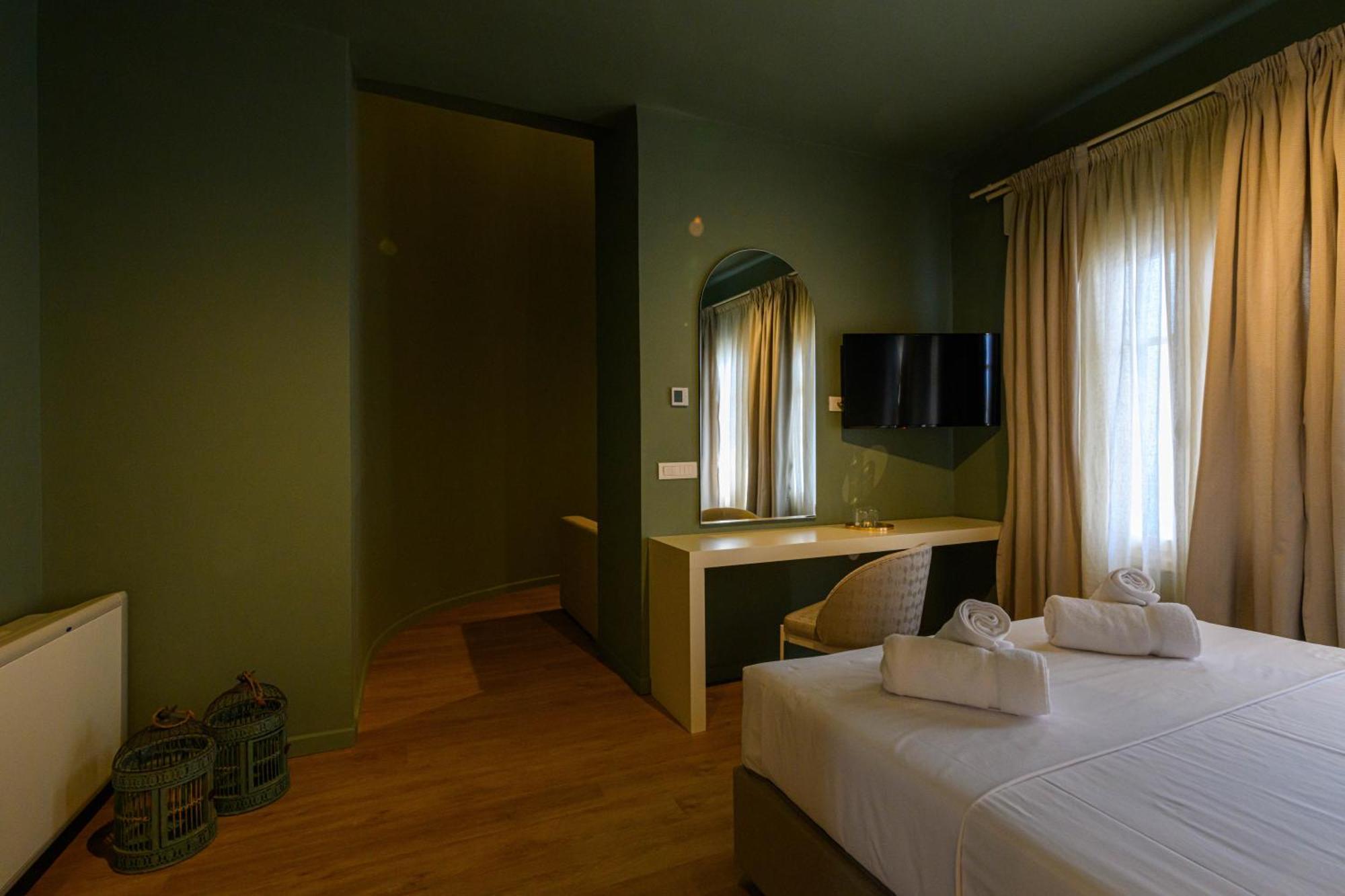 Blueblood - The Rooms Kalamata Exterior foto